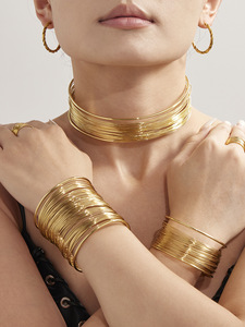 Ensemble de bijoux pour femme en acier inoxydable plaqué or véritable 18 carats, fait main, brossé, style western exagéré, comprenant collier ras-du-cou, bracelet et bague. - Product Image 1