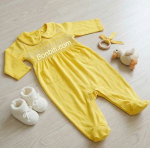 Pyjama pour bébé en coton doux 100% avec détail brodé à la main sur la poitrine, manches longues, pieds couverts, pour nouveau-nés et nourrissons - Product Image 2