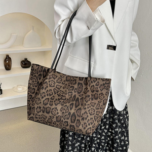 กระเป๋าสะพายไหล่ของผู้หญิงกระเป๋าสะพายไหล่สายเดียวความจุขนาดใหญ่เก๋ไก๋เรียบง่ายทันสมัยพิมพ์ลายเสือดาว - Product Image 4