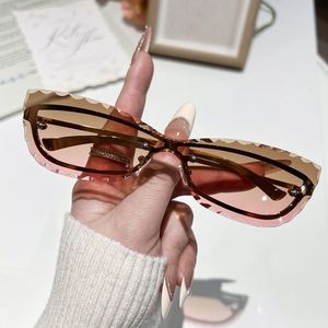 Gafas de Sol de Moda Vintage 2025 con Logotipo Personalizado, Lentes con Degradado, Protección UV400, Sin Montura, Estilo Ojo de Gato para Mujer - Product Image 4