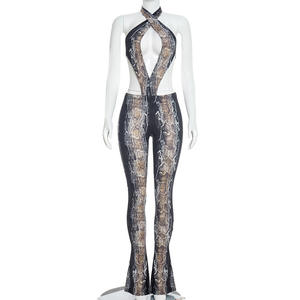 Viviblook J26JP014 Mono para mujer, sexy, ajustado, informal, con estampado de serpiente, sin espalda, sin mangas, con cuello halter cruzado, de una pieza - Product Image 3