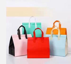 Sac isotherme jetable en non-tissé recyclable avec logo personnalisé et doublure en feuille d'aluminium pour sacs de livraison de repas en gros - Product Image 3