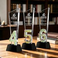 Trophée en cristal personnalisé avec logo, récompense en verre coloré avec numéro, gravure gratuite pour cérémonie de réunion annuelle d'entreprise