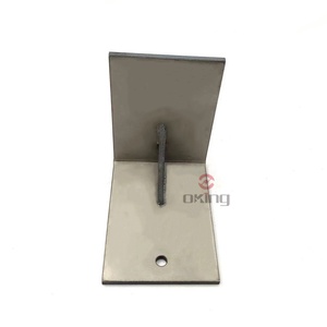 Les murs extérieurs en pierre robustes sont fixés avec de grands supports d'angle soudés en acier inoxydable - Product Image 5