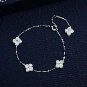 Pulsera de Plata de Ley S925 con Trébol de Cuatro Hojas y Moissanita - Product Image 5