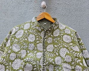 Veste matelassée en coton faite à la main de qualité supérieure, imprimé indien, style bohème pour femmes, manteau d'hiver - Product Image 5