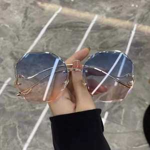 2022 New Fashion Summer <strong>Glasses</strong> Rimless Designer Gradient Sun <strong>Glasses</strong> Sunglasses Women - Product Image 4