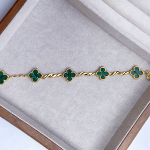 <span class=keywords><strong>Bracelet</strong></span> de trèfle classique 925 de haute qualité avec conception de cadeau chanceux et accessoires de charme à la mode - Product Image 4