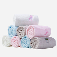 Serviette de toilette en coton doux et absorbant pour enfants, broderie de dessins animés multicolores, pour le lavage quotidien des bébés dans la salle de bain