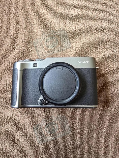 HFT Professional X-A7 Mirrorless DSLR Camera Ultra HD 4K Video Single Lens CMOS Sensor SD Rechargeable Battery Cost Effective