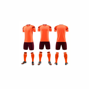Amerikaans voetbalkleding topkwaliteit snel drogend ademend blanco op maat gemaakte groothandel 100% polyester voetbaltenue - Product Image 3