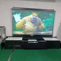 Écran Motorisé 100 Pouces 16:9 Haute Qualité, Remontant du Sol, ALR Pet Crystal, pour Projecteur Laser UST à Ultra Courte Focale, Avec Meuble TV