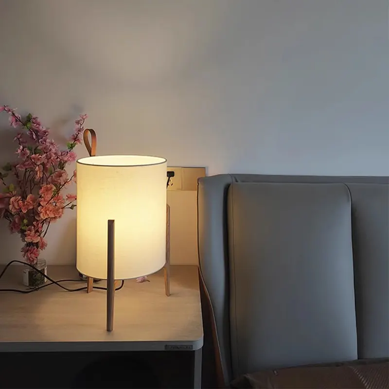 Atacado Suporte De Madeira Designer Pano Abajur Mesa Luz Para Sala De Estar Quarto De Estudo Quarto Retro Decorativo LED Table Lamp