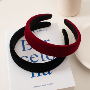 Bandeau rétro en éponge fine en velours rouge vin avec charme féminin, bandeau <span class=keywords><strong>de</strong></span> presse à cheveux noirs pour sortir et bandeau simple - Product Image 4