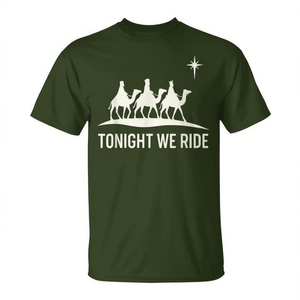 T-shirt de Noël « Tonight We Ride » avec motif des trois mages et du chameau - Product Image 2