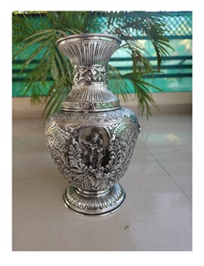 Vase à fleurs en métal au design moderne, taille et couleur personnalisées pour la décoration de la maison, vase de sol à tendance récente - Product Image 1