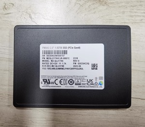 Unidad de estado sólido HORNG SHING usada para PM9A3 U.2 1,92 T B7C SATA 6Gbps SSD - Product Image 2