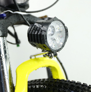 Nouveau projecteur LED de <span class=keywords><strong>vélo</strong></span> électrique pliant Super lumineux lampe frontale haute luminosité avec klaxon intégré - Product Image 2