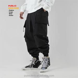 กางเกงวอร์มขนแกะสีดำสำหรับผู้ชายมีหลายกระเป๋าตามสั่ง - Product Image 2