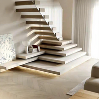 Escalier suspendu intégral intérieur avec garde-corps en verre, finition personnalisée, luxe léger, duplex surélevé