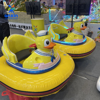 Bateau tamponneur gonflable électrique en forme de canard jaune pour parc aquatique, équipement de divertissement commercial pour piscine