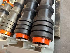 <span class=keywords><strong>Idler</strong></span> pembawa rol konveyor sabuk untuk pabrik pencampur beton aspal dan transportasi agregat kerikil - Product Image 4