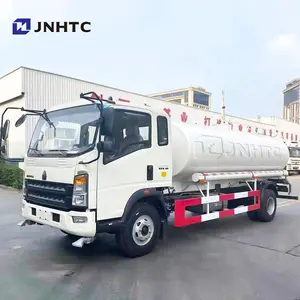 Sıcak satış sinotruk 5000 litre yağmurlama hafif kamyon Howo 4X2 su tankı kamyon