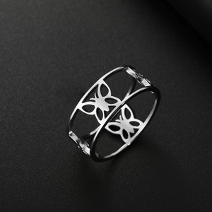 Bague de <span class=keywords><strong>mariage</strong></span> large en acier inoxydable plaqué or, motif papillon creux, bijoux bohèmes tendance unisexe, vente en gros - Product Image 6