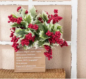 กิ่งผลฮอลลี่เบอร์รี่ปลอมสีแดงขนาด 22 ซม. เหมือนจริง สำหรับตกแต่งบ้านในช่วงเทศกาลคริสต์มาสและปีใหม่ - Product Image 3