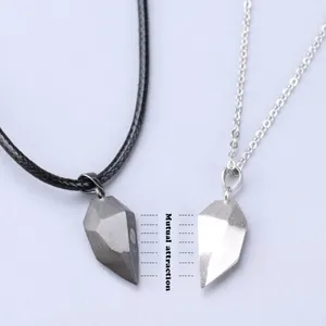 Kalung Pasangan Magnetik 2 Buah Eropa Baru 2021 Liontin Hati Kekasih Kalung Jimat Jarak Jauh Hadiah Hari Valentine Wanita