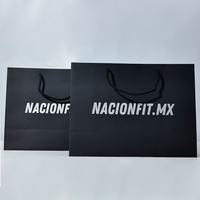 Sacs en papier de luxe durables, écologiques, imperméables, réutilisables, robustes, imprimés en sérigraphie, pour chaussures, vêtements, avec ruban