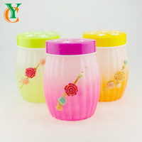 Pot en verre de 1350ml avec design de peinture de fleur sculptée et couvercle à vis pour le stockage des aliments Capacité de 45oz pour bonbons Biscuit miel