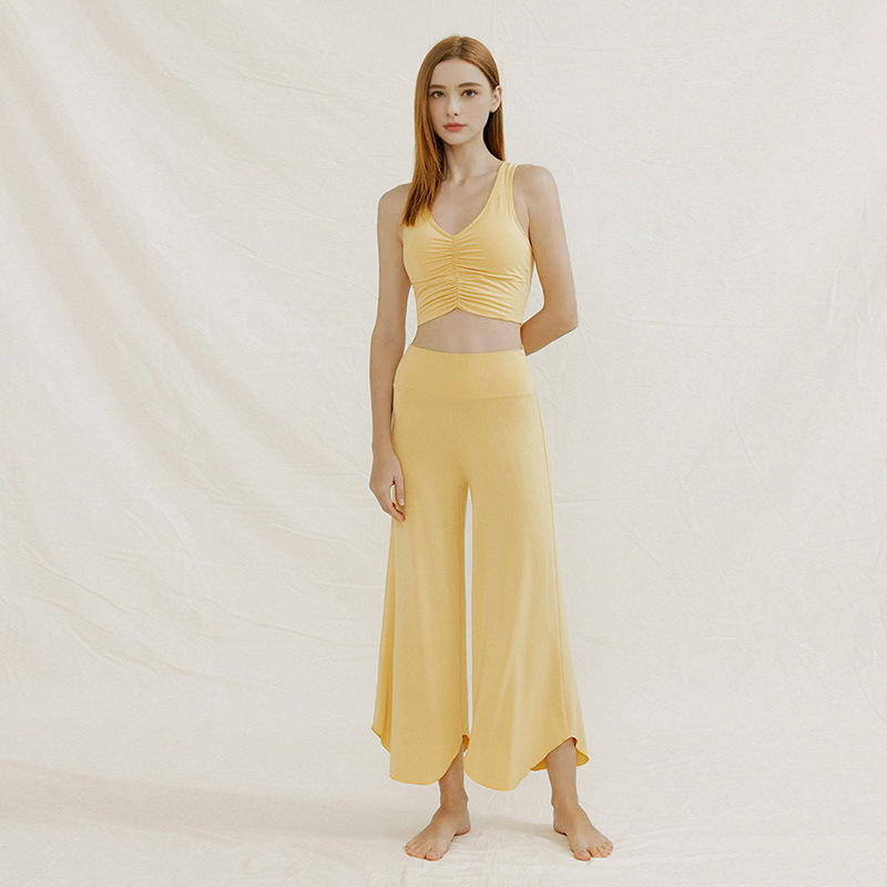 สีเหลืองอ่อน