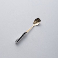 Ensemble de couteaux et fourchettes à steak minimalistes en céramique et acier inoxydable, fourchettes à fruits créatives style INS, vaisselle de style occidental, vente en gros nordique