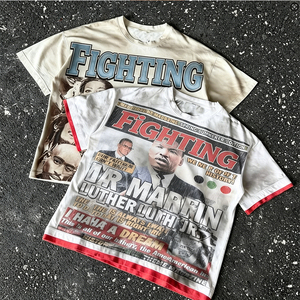 เสื้อยืดผู้ชายทร<span class=keywords><strong>ง</strong></span>บ็อกซี่ ผ้าคอตตอนถัก 100% หนัก 300 กรัม สไตล์สตรีทแวร์ฤดูร้อน รับผลิตแบบ OEM ODM พิมพ์ลายกราฟิกด้วยเทคนิค Heat-Transfer ซักแบบ Stone Wash - Product Image 1