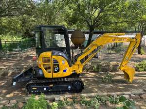 Mini-excavatrice Komatsu d'occasion de 3 tonnes, d'origine japonaise, faible nombre d'heures de fonctionnement, prix bas, en stock. Komatsu 35, Komatsu PC35MR - Product Image 2