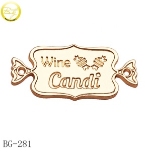 Placcato oro in rilievo <span class=keywords><strong>M</strong></span> lettera di metallo logos 2 fori della lega del metallo di marca piatto di tag per costumi da bagno - Product Image 4