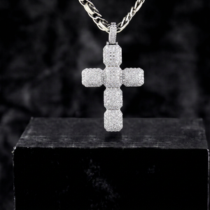 Colgante Redondo con Corte Brillante, Chapado en Rodio, Amuleto Religioso Hindú Unisex, Cruz de Plata 925 con Moissanita, Estilo Hip Hop - Product Image 1