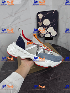 Zapatillas Deportivas Negras para Hombre con Suela con Tachuelas y Detalles Rojos para un Estilo Casual y Urbano - Product Image 4