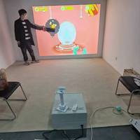 Projecteur holographique interactif mural et au sol intérieur/extérieur, cinéma orbital personnalisé, expérience de théâtre immersif sur roulettes
