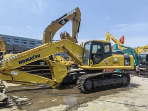 Vente flash : Excavatrice d'occasion Komatsu PC300, excellent prix, excavatrice hydraulique sur chenilles d'occasion, 22 tonnes, avec godet de terrassement. - Product Image 1