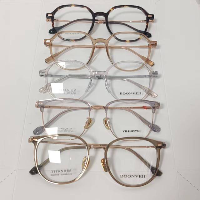 Clearance Stock High Quality Italy Design New Fashion Optical Eyeglasses Frames Pure Titanium Mixed Assorted Style Print Pattern