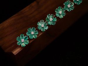 Xinfly 18k Pure Gold 0.1ct Diamond Flower Shape 1.6ct Drop <b>Emerald</b> <b>Stud</b> Earrings for Women - Product Image 3