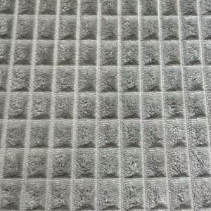 Trung Quốc Nhà sản xuất tùy chỉnh duy nhất hai mặt kẻ sọc 215gsm 100% Polyester dệt kim <span class=keywords><strong>Jacquard</strong></span> cắt thả-kim flannel vải cho áo - Product Image 4