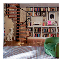 Escalier droit industriel à monopoteau avec rampe en verre, marches en bois, pour appartement moderne, escalier intérieur de hall