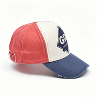 Gorra de Béisbol Deportiva Vintage Lavada con Bloques de Color Rojo, Blanco y Azul, Logotipo GDS, Estilo Dad Hat, Tejido Desgastado, para Hombre y Mujer