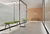 Ensemble de canapés de réception multi-scènes, mobilier de salle d'attente personnalisable équipé d'un bureau et d'une lampe pour le bureau