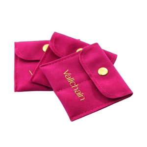 Pochette à bijoux en velours avec bouton logo doré, accessoires pour l'emballage de bagues et boucles d'oreilles - Product Image 1