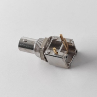 Connecteur coaxial RF BNC femelle 75 ohms à angle droit intégré pour PCB, pour applications de vidéosurveillance