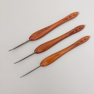 Aguja de Crochet Jinlan |   Aguja de Acero Inoxidable con Mango de Madera de Dalbergia Oliveri, <span class=keywords><strong>Punta</strong></span> Estándar Nueva, para Tejer DIY - Product Image 1